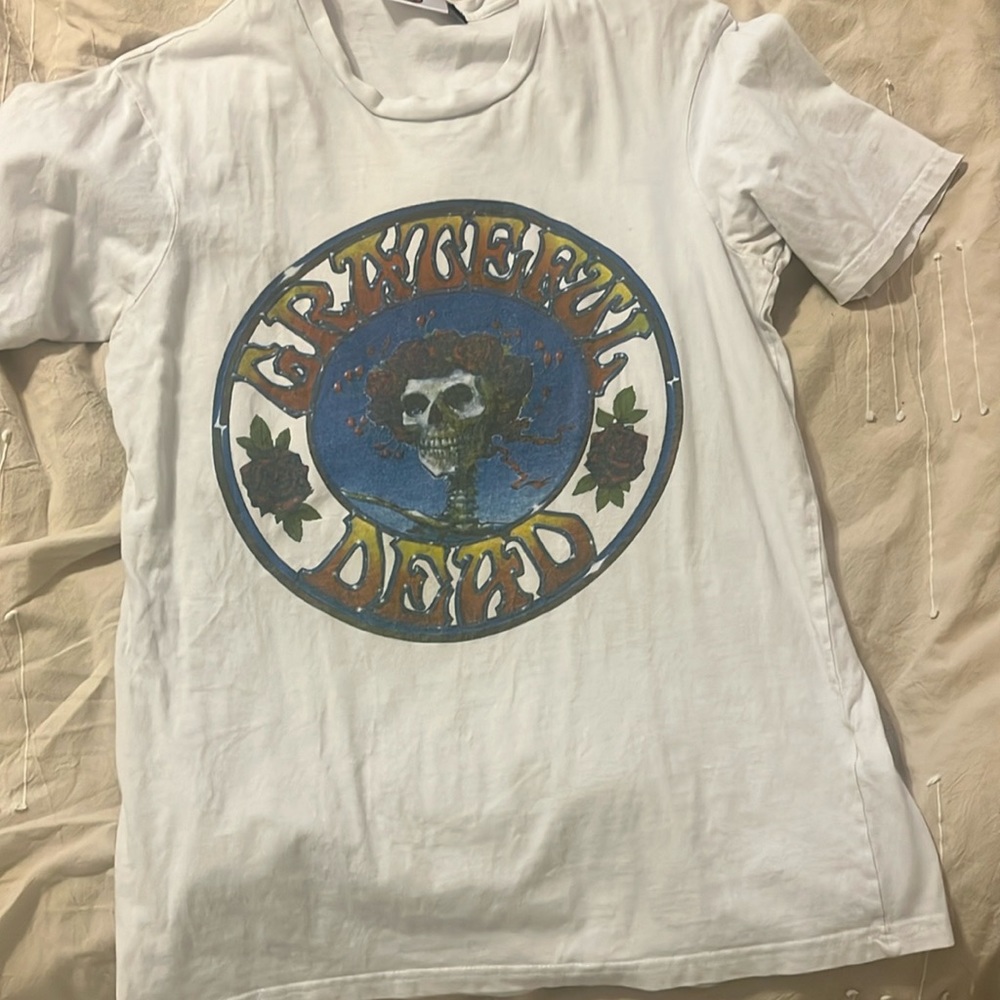 Selling a once worn t shirt
